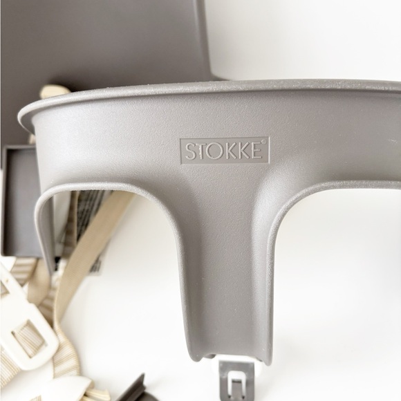 Stokke Tripp Trapp Baby Set in Hazy Grey - Picture 3 of 7